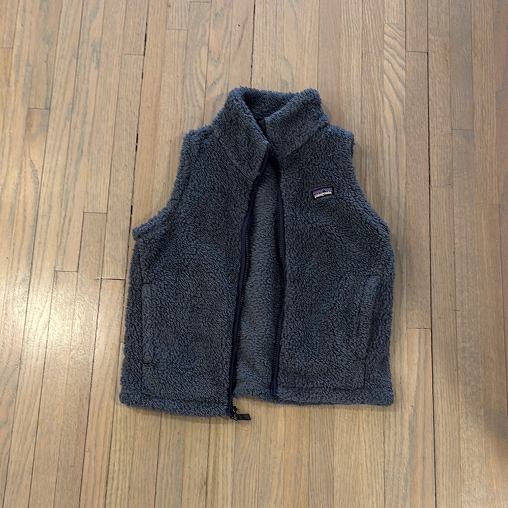 Patagonia Kids Fleece Vest in Dark Gray